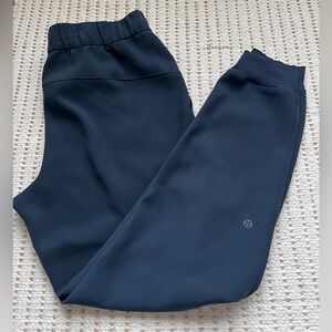 Lululemon On The Fly Jogger True Navy Size 8